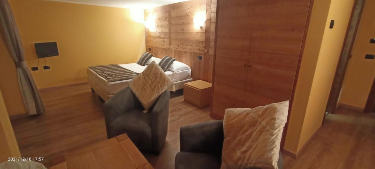 Chalet Alpina Hotel&Apartments La Thuile Buitenkant foto