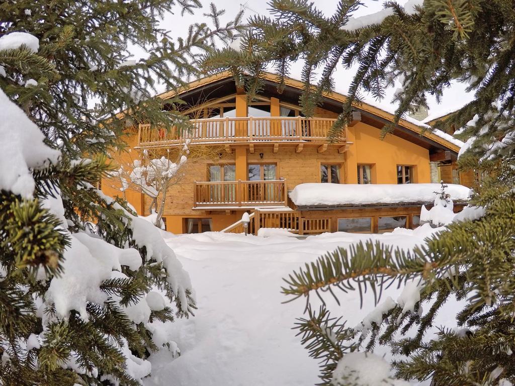 Chalet Alpina Hotel&Apartments La Thuile Buitenkant foto