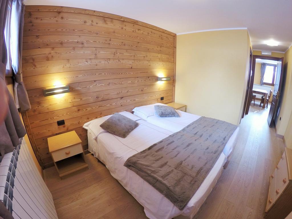 Chalet Alpina Hotel&Apartments La Thuile Buitenkant foto