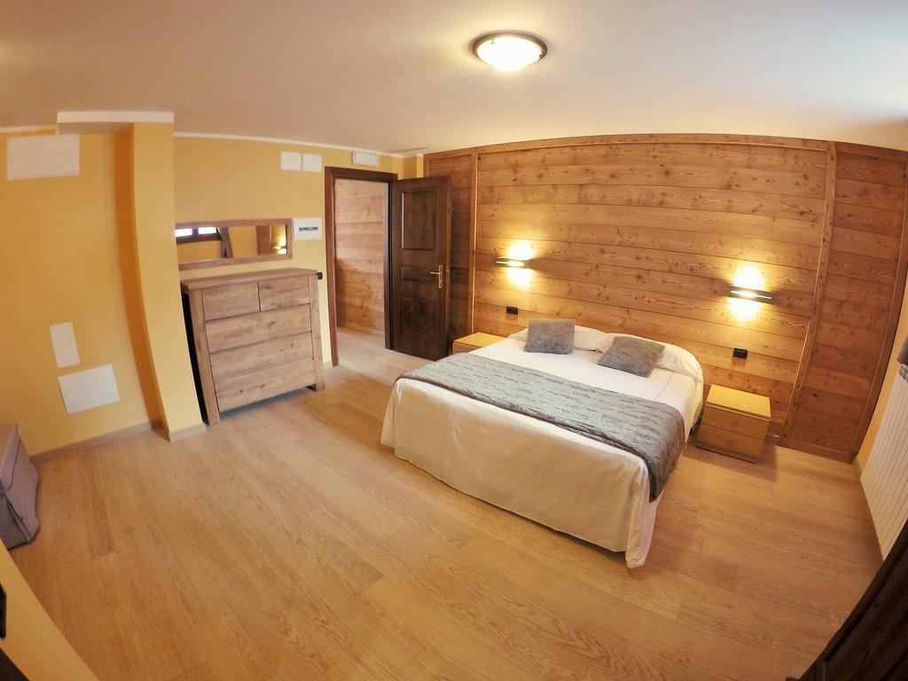Chalet Alpina Hotel&Apartments La Thuile Buitenkant foto