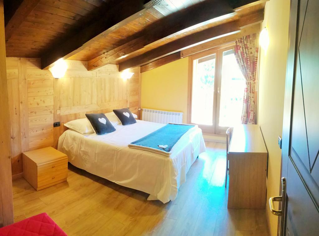 Chalet Alpina Hotel&Apartments La Thuile Buitenkant foto