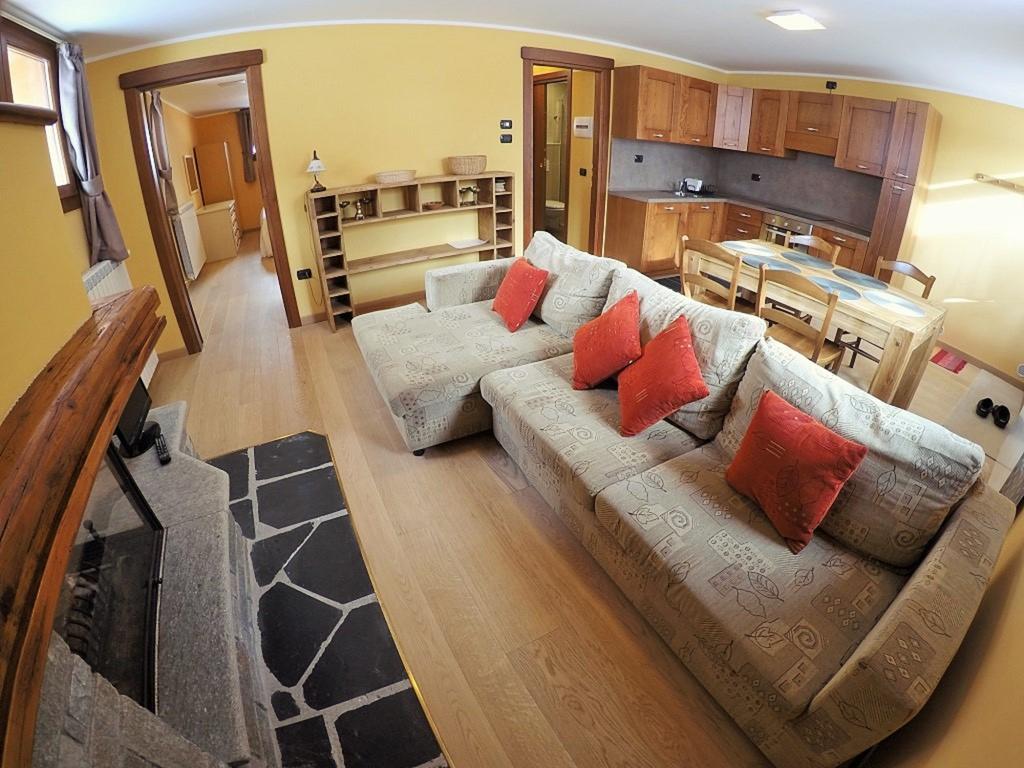 Chalet Alpina Hotel&Apartments La Thuile Buitenkant foto