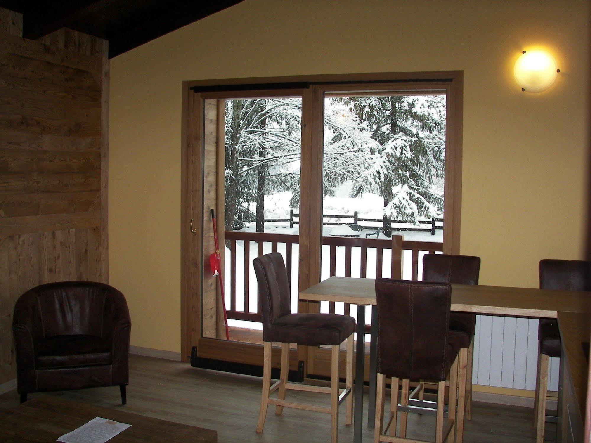 Chalet Alpina Hotel&Apartments La Thuile Buitenkant foto